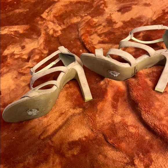 Heels - Picture 5 of 5